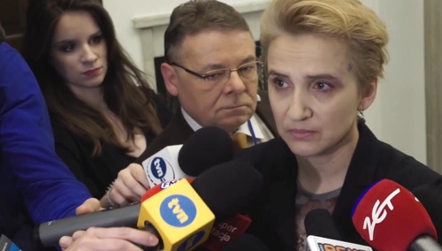 [video] Posłanka Scheuring-Wielgus zna już źródło koronawirusa: "Dla obozu PiS spadł z nieba..."