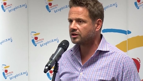 "W związku z kłamstwami i manipulacjami...". Władze Warszawy odgrażają się po raporcie Kalety