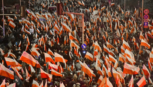 Foreign Policy: "Ekstremalny nacjonalizm jest tak polski jak pierogi". Odpowiadają polityk i dziennikarz