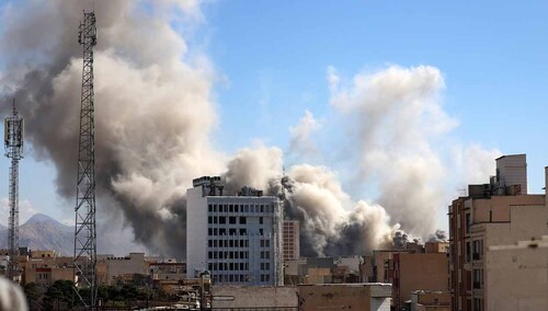 Kłęby dymu w Teheranie