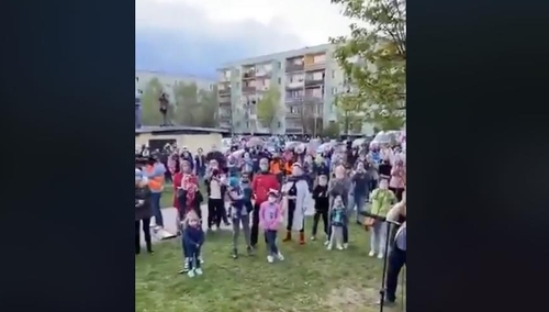 [video] Ciechanów. Setki osób na koncercie Kasi Kowalskiej. Min. Romanowski komentuje ostro