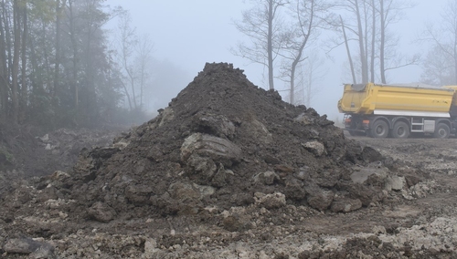 Policjanci ujawnili nielegalne wysypisko i powstrzymali proceder składowania odpadów
