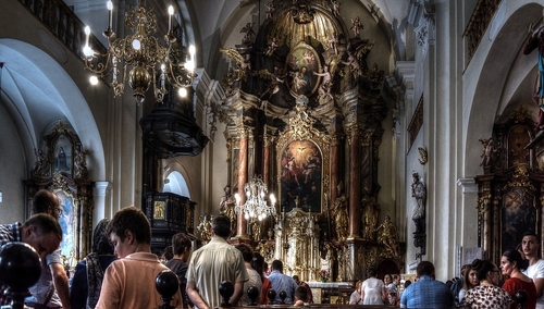 Sylwia Spurek oburza się zwiększoną liczbą Mszy. Marek Jurek: Pani Poseł apelowała o odwołanie "Manif"?