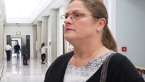 Krystyna Pawłowicz o wizycie Angeli Merkel: Totalni, pod ambasadą niemiecką zapisy na ucałowanie dłoni...