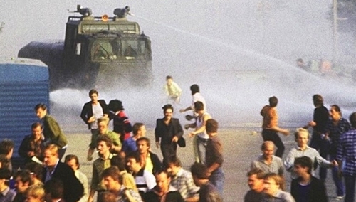 [foto] Nieznane unikalne zdjęcia z okresu stanu wojennego. Między innymi atak ZOMO