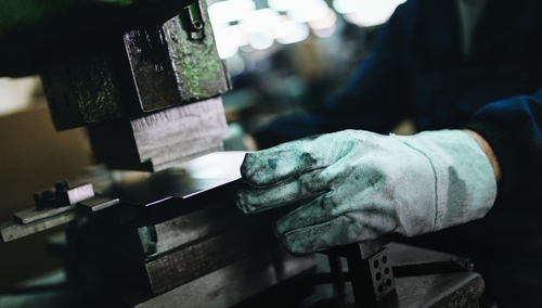 Ukraińcy pracujący w Polsce są w stanie żyć za 700 zł miesięcznie. Resztę wysyłają na Ukrainę