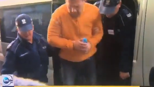 [video] TVN24 relacjonuje aresztowanie byłego szefa KNF ilustrując to nagraniem aresztowania kogo innego?