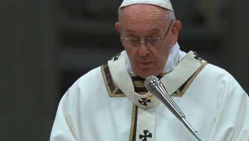 Papież Franciszek poprosił ofiary księdza pedofila o przebaczenie