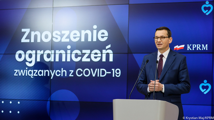 Kolejny etap odmrażania gospodarki. Premier podał datę otwarcia zakładów fryzjerskich i restauracji