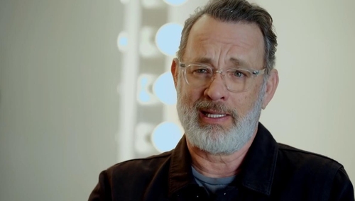 Tom Hanks dostał od Polaków Syrenę. Licytacja nagłośniona przez gwiazdora pomoże szpitalowi w Bielsku