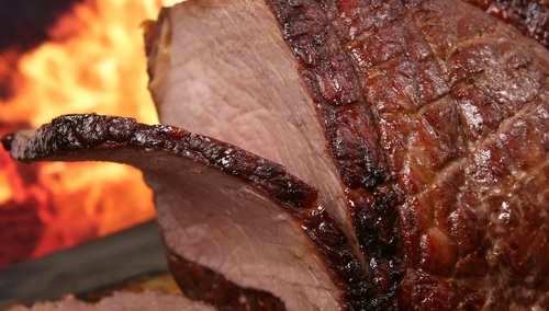 Jeśli UE wprowadzi podatek od mięsa, ceny za wołowinę wzrosną o 20 PLN za kilogram, za wieprzowinę...