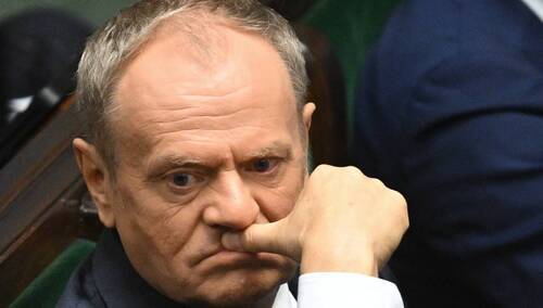 Premier Donald Tusk na sali obrad Sejmu