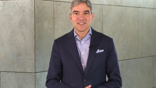 Prezes niem. TK: "Niepokoimy się o Polskę". Gmyz: "Zamienił fotel w Bundestagu na TK. Nigdy nie orzekał"