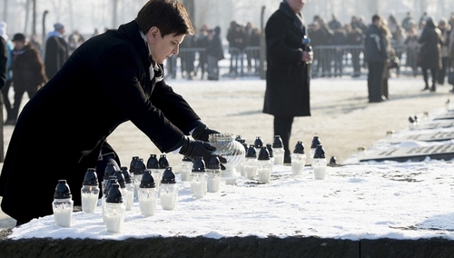 Poruszający wpis urodzonej w Oświęcimiu B. Szydło: "Historię tamtego dnia poznałam z opowiadań bliskich"