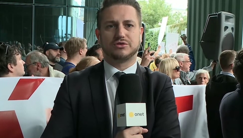 "Daje się wciągnąć w tryby PiS-owskiej maszyny". Dziennikarz Onetu krytykuje Śpiewaka za spotkanie z PAD