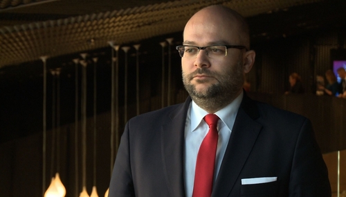 Z powodu rekordowo niskiego bezrobocia firmy w Polsce walczą o pracowników.