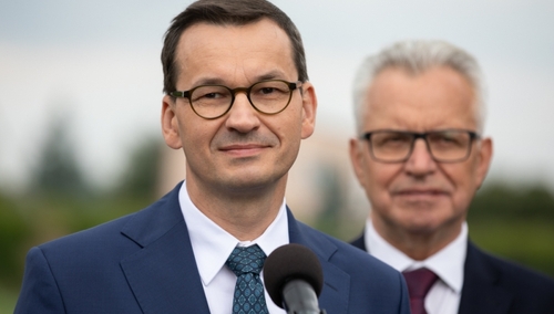 Premier: Pieniądze na fundusz autobusowy zostały pozyskane ze skutecznej walki z przestępcami podatkowymi