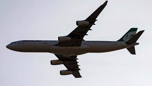 Airbus A343 nad Dubajem