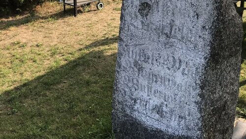 Policjanci odzyskali... zabytkowe drogowskazy