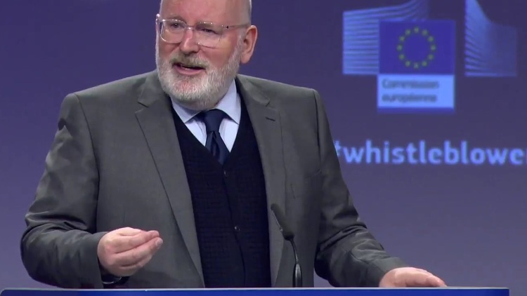 Jutro szczyt UE ws. obsady stanowisk w KE. Grupa Wyszehradzka mówi "NIE" Timmermansowi, ale...
