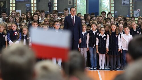 Premier wraz z dziećmi ze szkoły podstawowej odśpiewał "Mazurka Dąbrowskiego": To było piękne