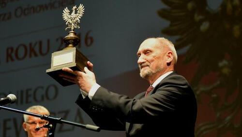 NASZA RELACJA: Antoni Macierewicz został „Patriotą Roku 2016”