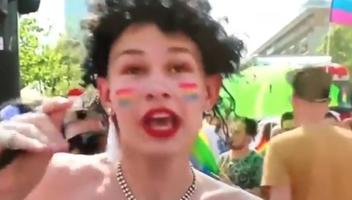 [video] "Tolerancja" na Paradzie Równości: "Stare ku.wy głosujące na PiS wymrą i w końcu..."