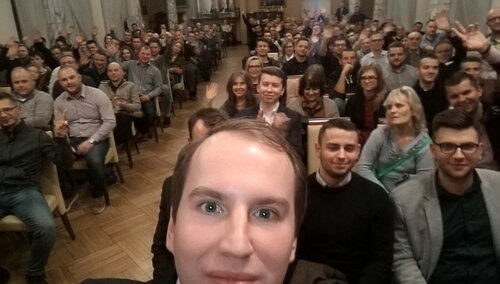 Adam Andruszkiewicz do R. Trzaskowskiego: "Pokazuję, że można..."