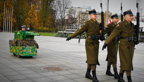 Wiemy kim jest "czołgista" sprzed Grobu Nieznanego Żołnierza i dlaczego stracił mandat radnego Pszowa