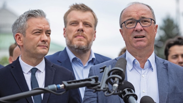 Pakt senacki pod znakiem zapytania. Lewica apeluje do PO: „Jeśli się nie porozumiemy, nie odsuniemy PiS"