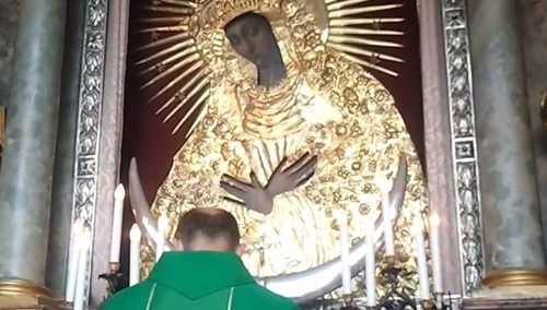 Jerzy Bukowski: Polski paszport bez Ostrej Bramy i cmentarza Orląt Lwowskich