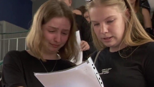 [video] Maturzyści: "Mamy prawo do nauki!". Rodzic do ZNP: "Będziemy Was z powództwa cywilnego sądzić!"