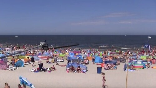 Dramat w Darłówku: Fala porwała rodzeństwo. 14-latek nie żyje