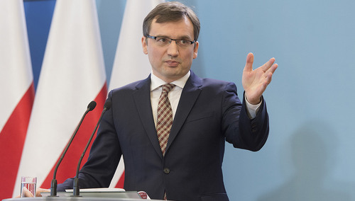 "Parodia opinii gremium międzynarodowego". Ziobro ocenia opinię Komisji Weneckiej. Krytykuje też opozycję