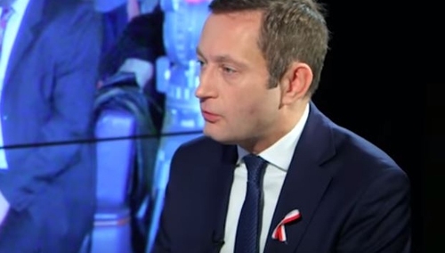 Paweł Rabiej krytykuje Patryka Jakiego za komentarz o napastnikach z Rimini. Wiceminister odpowiada