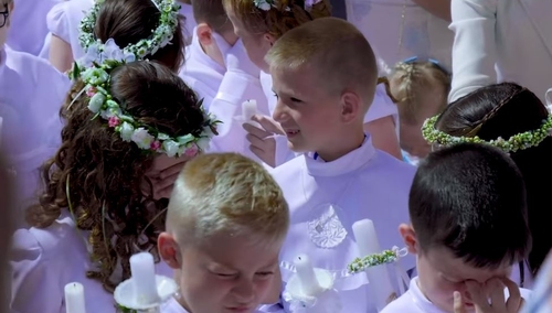 Ekspert: Cenniejsze prezenty komunijne trzeba zgłosić… fiskusowi. Podatek od darowizn się nie przedawnia