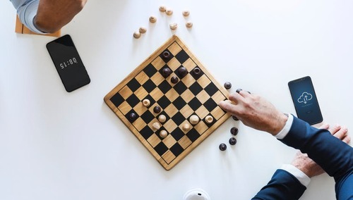 Jerzy Bukowski: Mityczne centrum