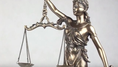 Naczelny Sąd Administracyjny wstrzymał wykonanie uchwały KRS