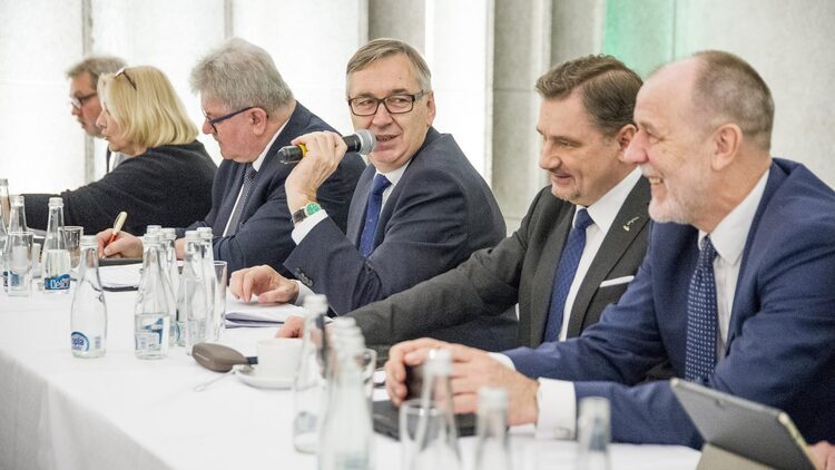 Długa dyskusja o Kodeksie Pracy