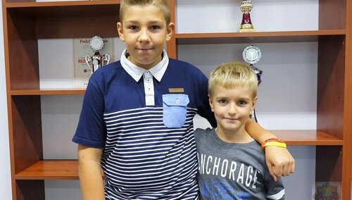 Dzieci znalazły dużą sumę pieniędzy i całość zaniosły na posterunek policji