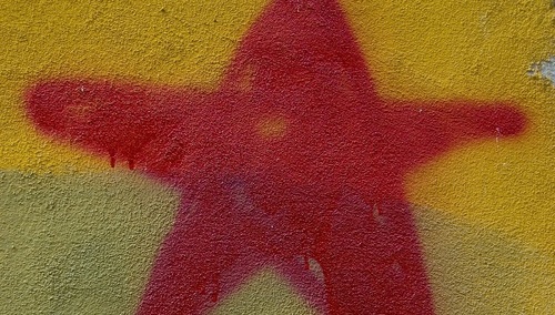 "Wytatuuję sobie czerwoną gwiazdę". Gwiazda Lewicy w kraju, który z trudem uwolnił się od komunistów