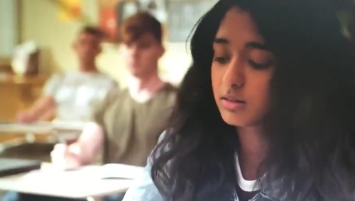 [video] Serial Netflixa. Bohaterka wymienia 7 grup eksterminowanych przez nazistów. A Polacy?