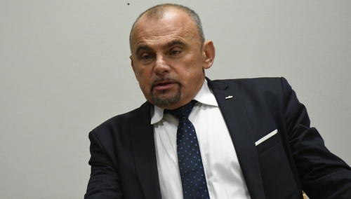 Alfred Bujara: Nie można skutków kryzysu w handlu przerzucać na pracownika