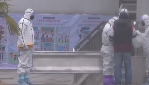 Chiny: Władze ogłaszają sukces w walce z koronawirusem. WHO chwali Pekin