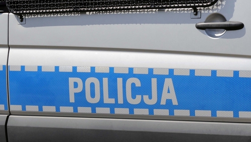 Nieprawdziwe informacje o warunkach służby policjantów w programie "Czarno na białym" w TVN