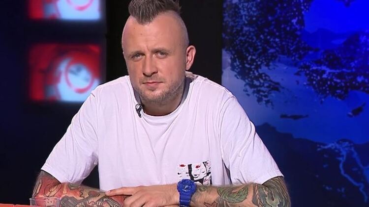 Ojej. Kuba Wątły nazwał Polaków "biomasą". Teraz oburza się na hejt