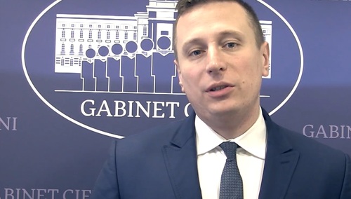 Brejza odpowiada na zarzuty o kierowanie farmą trolli: "Nie zastraszycie mnie"