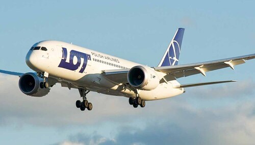 Samolot LOT - zdjęcie ilustracyjne