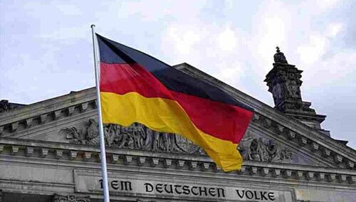 Niemiecka flaga - zdj. ilustracyjne