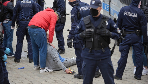 "Środki porządkowe były adekwatne do sytuacji". Szef MSWiA o zajściach podczas protestu przedsiębiorców